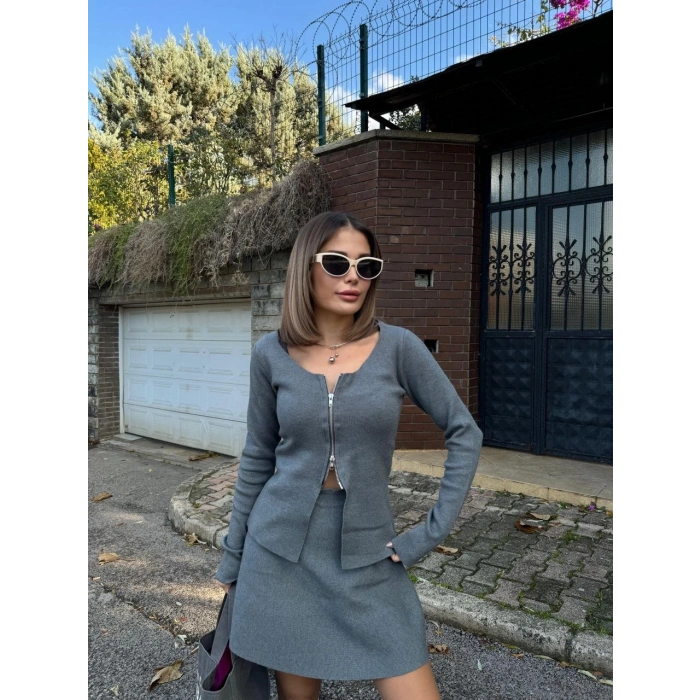 İKİLİ FERMUARLI HIRKALI ETEKLİ TAKIM - FÜME