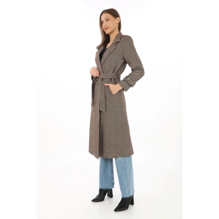 Kadın Balık Sırtı Kaşe Kaban – Uzun Boy Kruvaze Yaka Kuşaklı Astarlı Kışlık Tesettür Kaban, Yünlü Dokuma Kaşmir Kumaş, Cepli Rahat Oversize Kalıp Şık Modern Kaban Mont Modeli (Günlük ve Özel Gün Kombinlerine Uygun) - Vizon