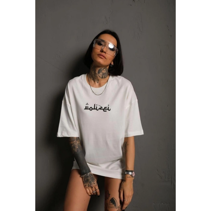 KADIN BİSİKLET YAKALI SIRT BASKILI OVERSİZE T-SHİRT - BEYAZ