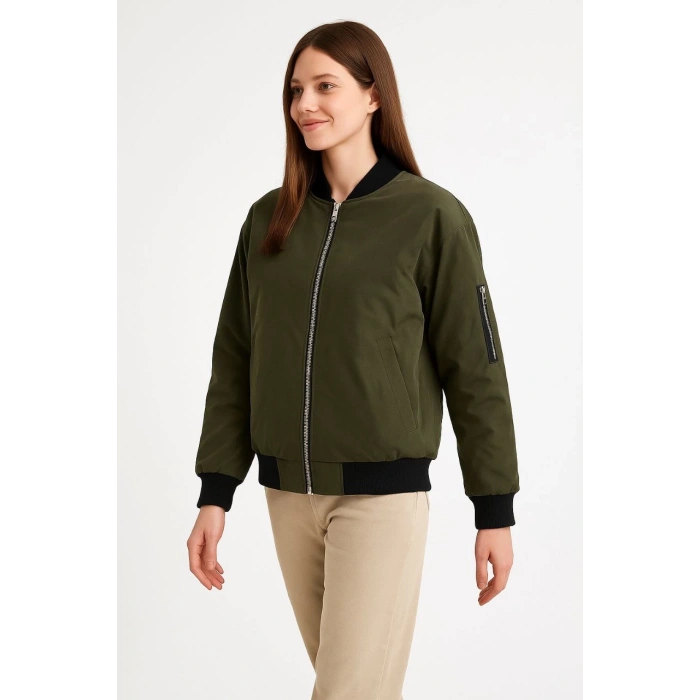 Kadın Bomber Mont Ceket – Fermuarlı, Kapitone İçi Astarlı, Su İtici Kumaş, Regular Fit, Yandan Cepli, Günlük Bahar & Kış Şık Rahat Stil - Haki