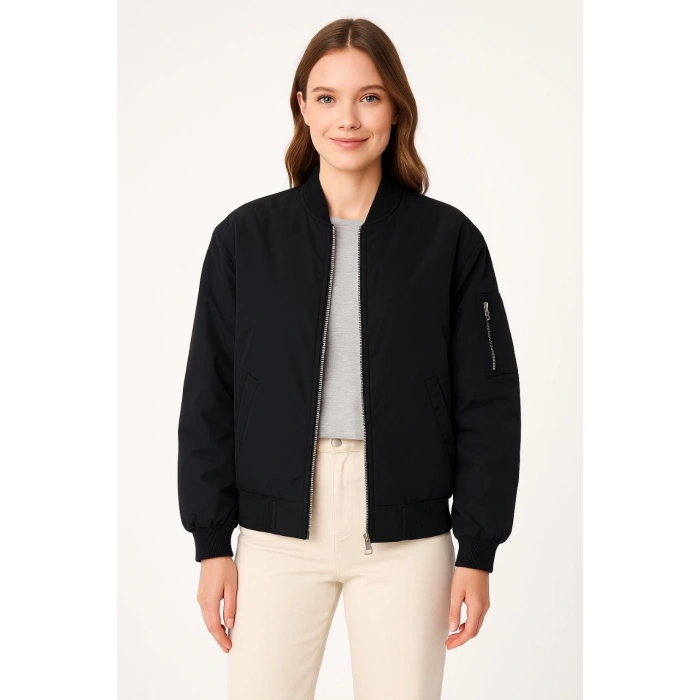 Kadın Bomber Mont Ceket – Fermuarlı, Kapitone İçi Astarlı, Su İtici Kumaş, Regular Fit, Yandan Cepli, Günlük Bahar & Kış Şık Rahat Stil - Siyah