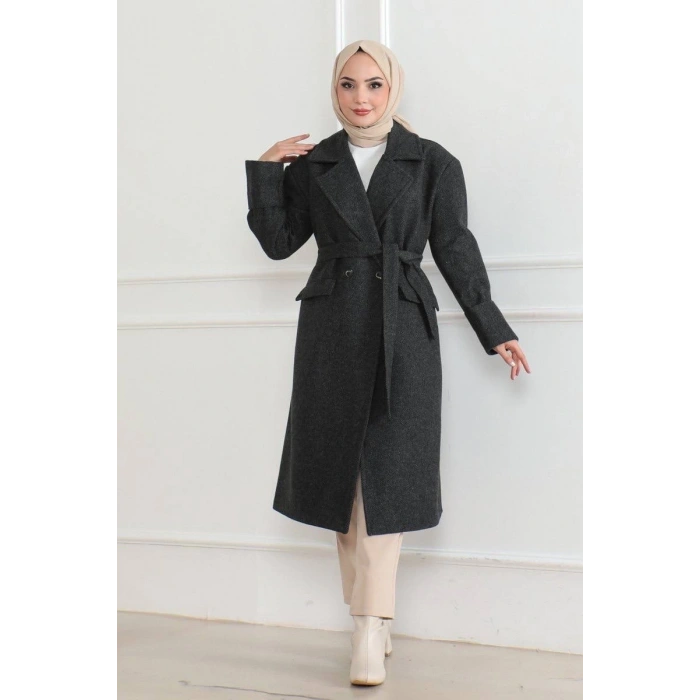 Kadın Kaşe Kaban – Uzun Boy 115 cm Kruvaze Yaka Kuşaklı Astarlı Kışlık Tesettür Kaban, Yünlü Dokuma Kaşmir Kumaş, Cepli Oversize Rahat Kalıp Şık Modern Kaban Mont Modeli (Günlük ve Özel Gün Kombinlerine Uygun) - Siyah