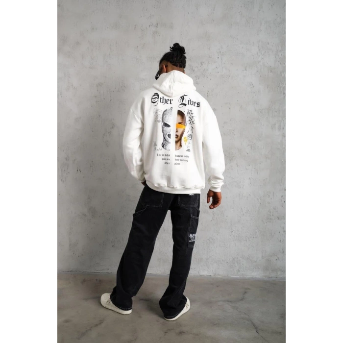 Erkek Oversize Üç İplik Şardonlu Kapüşonlu Sweatshirt – Beyaz “Other Lives” Ön ve Arka Baskılı, Kanguru Cepli, Ribanalı Rahat Kışlık Model Beyaz