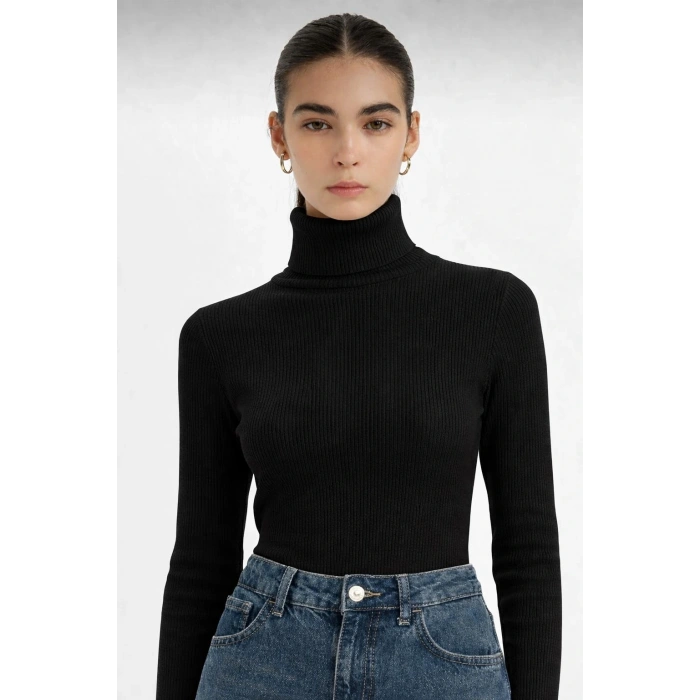 Kadın Siyah Fitilli Balıkçı Yaka Triko Kazak