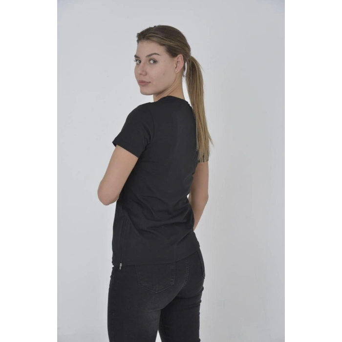 KADIN YANDAN FERMUARLİ SLİM FİT T-SHİRT - SİYAH