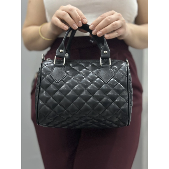 Kapaksız kapitone siyah cilt çanta