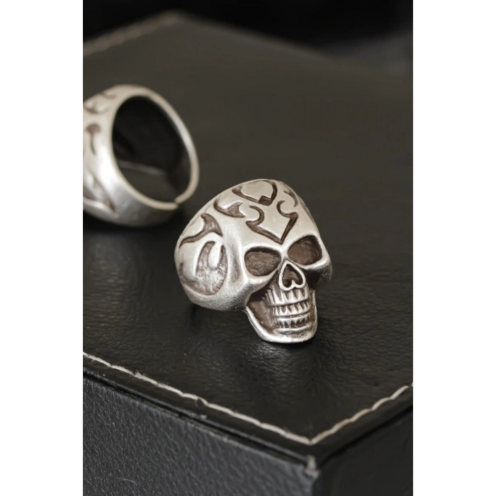 Kuru Kafa Tasarımlı Eskitme Gümüş Desenli Ayarlamalı Model Erkek Yüzük