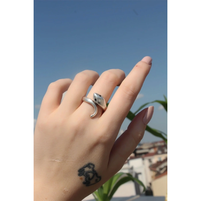 Metal Yılan Figürlü Ayarlamalı Antik Yüzük