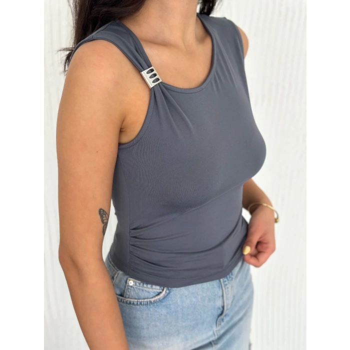 Osy Modal Yumuşak Dokulu Kumaş Bisiklet Yaka Kadın Sıfır Kol Bluz Omuz Toka Aksesuar Detaylı - Antrasit