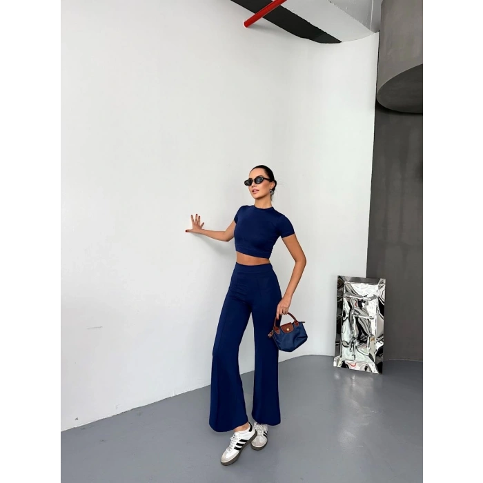 OSY MODAL YUMUŞAK DOKULU KUMAŞ KISA KOLLU CROP ALT İSPANYOL PAÇA PANTALON İKİLİ TAKIM - LACİVERT