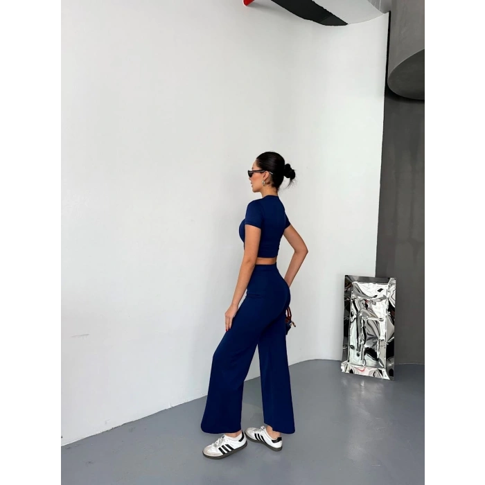 OSY MODAL YUMUŞAK DOKULU KUMAŞ KISA KOLLU CROP ALT İSPANYOL PAÇA PANTALON İKİLİ TAKIM - LACİVERT