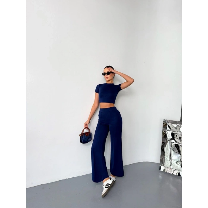 OSY MODAL YUMUŞAK DOKULU KUMAŞ KISA KOLLU CROP ALT İSPANYOL PAÇA PANTALON İKİLİ TAKIM - LACİVERT