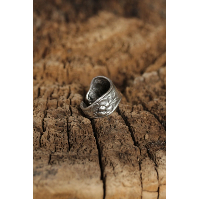 Otantik Çiçek Tasarımlı Ayarlamalı Kadın Yüzük