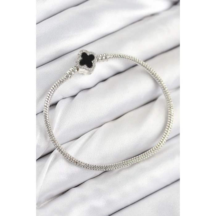 Pirinç Charm Zirkon Taşlı Yonca Model Gümüş Renk Kadın Bileklik