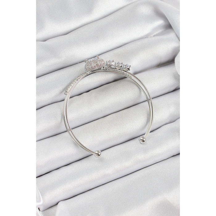 Pirinç Gümüş Renk Kalpli Zirkon Taşlı Kadın Bileklik