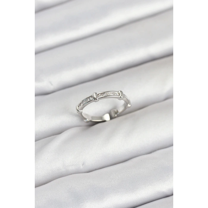 Pirinç Gümüş Renk Kemik Model Zirkon Taşlı Kadın Yüzük