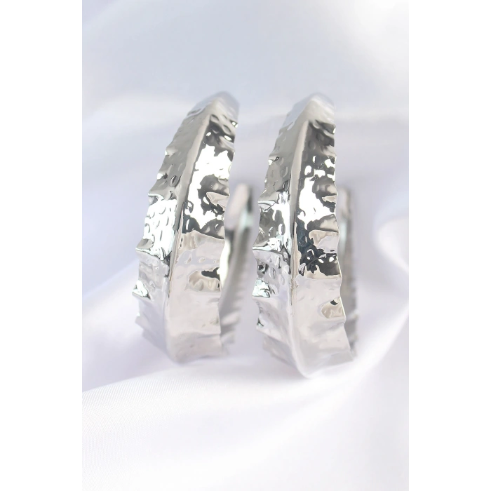 Pirinç Gümüş Renk Yaprak Desenli Halka Küpe