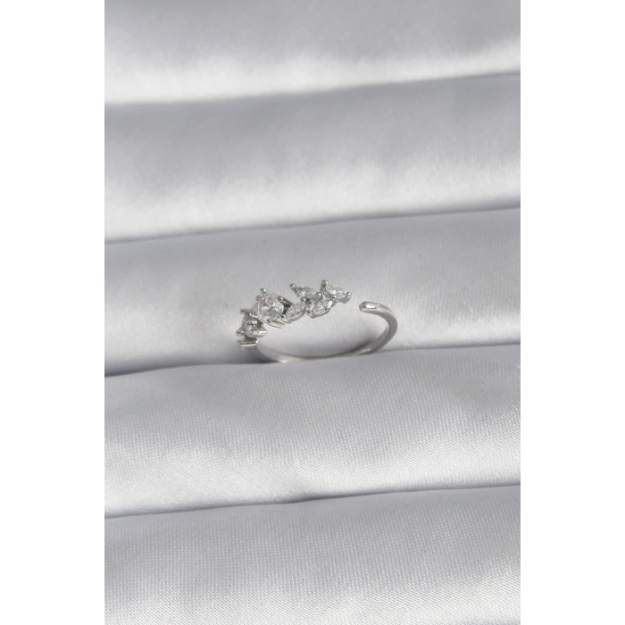 Pirinç Gümüş Renk Zirkon Taşlı Çiçek Model Kadın Yüzük