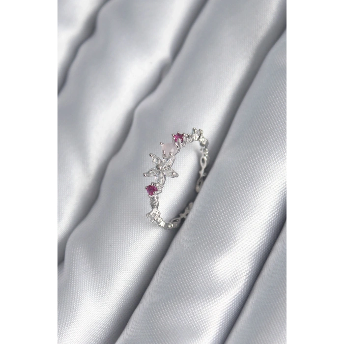 Pirinç Gümüş Renk Zirkon Taşlı Çiçek Model Pembe Zirkon Taş Detay Kadın Yüzük