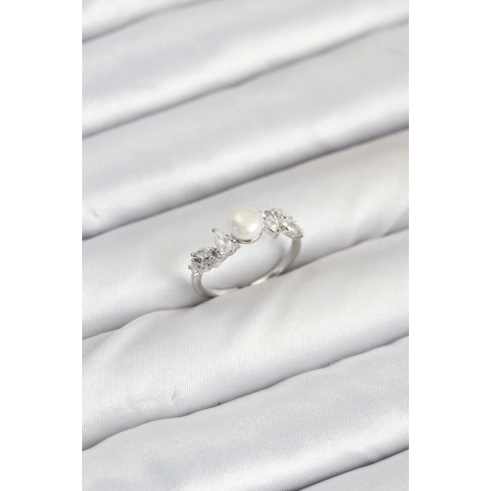 Pirinç Gümüş Renk Zirkon Taşlı İncili Model Kadın Yüzük