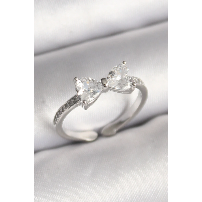 Pirinç Gümüş Renk Zirkon Taşlı Kalp Fiyonk Model Kadın Yüzük