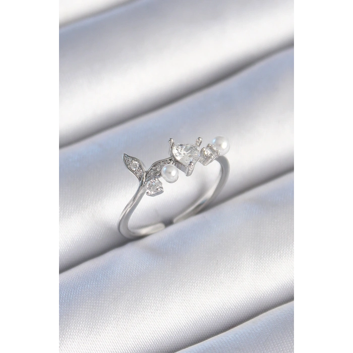 Pirinç Gümüş Renk Zirkon Taşlı Kalp Yaprak Model İnci Detay Kadın Yüzük