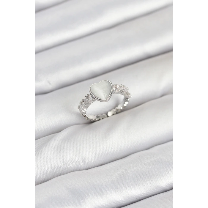 Pirinç Gümüş Renk Zirkon Taşlı Kalpli Kadın Yüzük