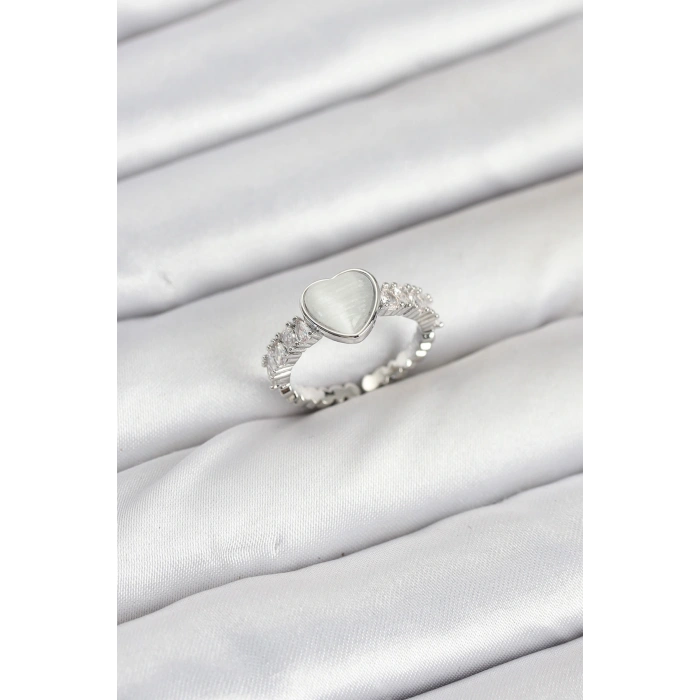 Pirinç Gümüş Renk Zirkon Taşlı Kalpli Kadın Yüzük