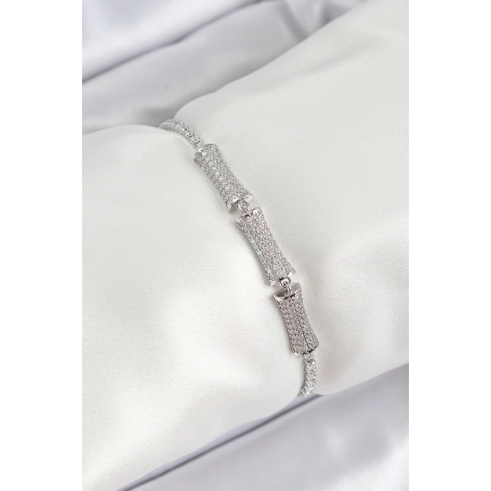 Pirinç Gümüş Renk Zirkon Taşlı Kemik Model Kadın Bileklik