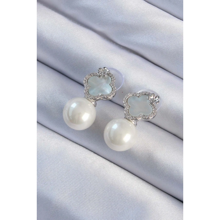 Pirinç Gümüş Renk Zirkon Taşlı Minimal Çiçek Tasarımlı Kadın Küpe