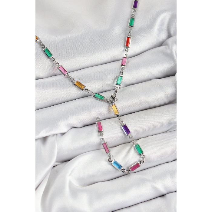 Pirinç Renkli Zirkon Taşlı Dikdörtgen Model Gümüş Renk Kadın Y Kolye