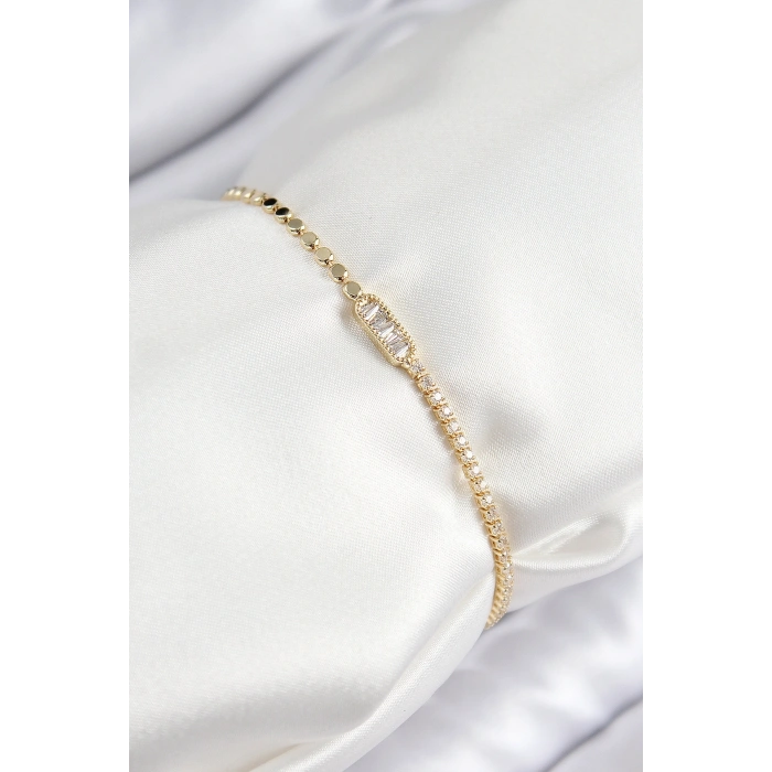 Pirinç Zirkon Taşlı Dikdörtgen Model Ezme Zincir Gold Renk Kadın Bileklik