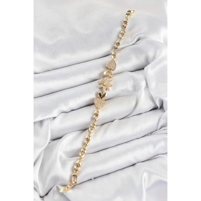 Pirinç Zirkon Taşlı Kalp Detaylı Çiçek Model Gold Renk Kadın Bileklik