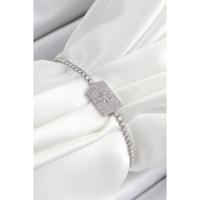 Pirinç Zirkon Taşlı Kutup Yıldızı Model Gümüş Renk Asansörlü Kadın Bileklik