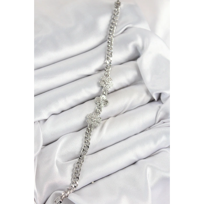 Pirinç Zirkon Taşlı Yonca Model Gümüş Renk Kadın Bileklik