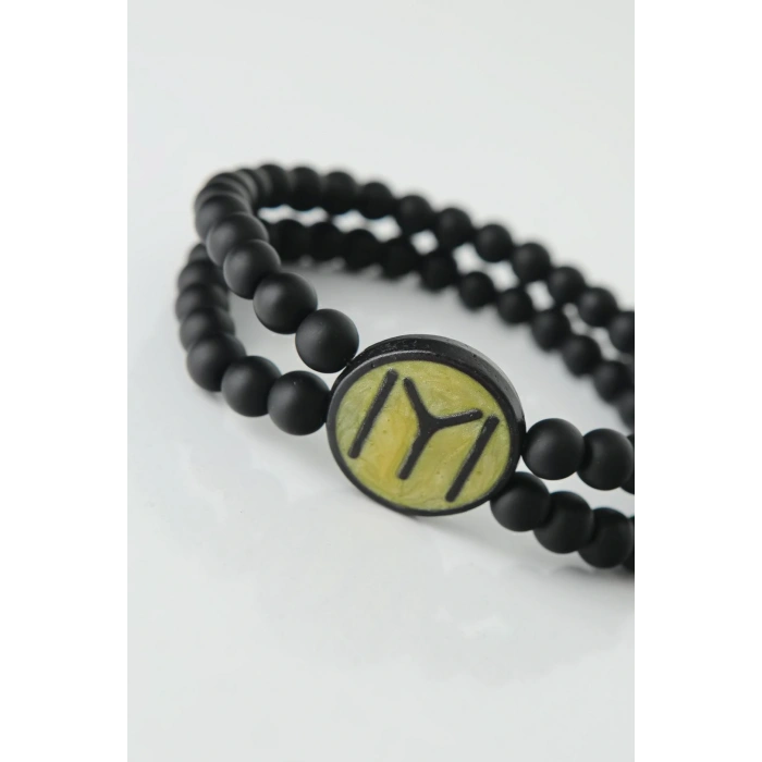 Sarı Renkli Metal Üzerine Siyah Kayı Boyu Figürlü Siyah Renk Çift Sıra Doğal Taş Erkek Bileklik