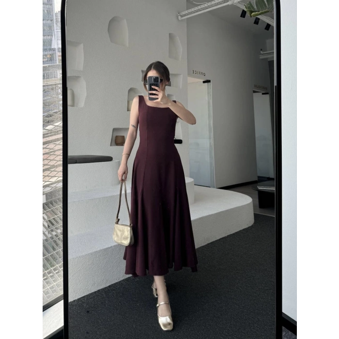 SIRT DEKOLTELİ KOLSUZ UZUN ELBİSE - MÜRDÜM