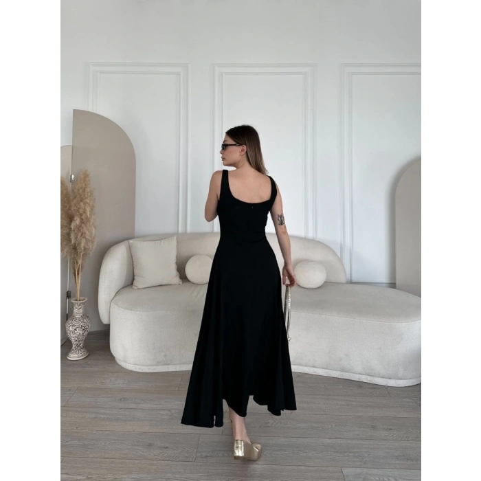 SIRT DEKOLTELİ KOLSUZ UZUN ELBİSE - SİYAH