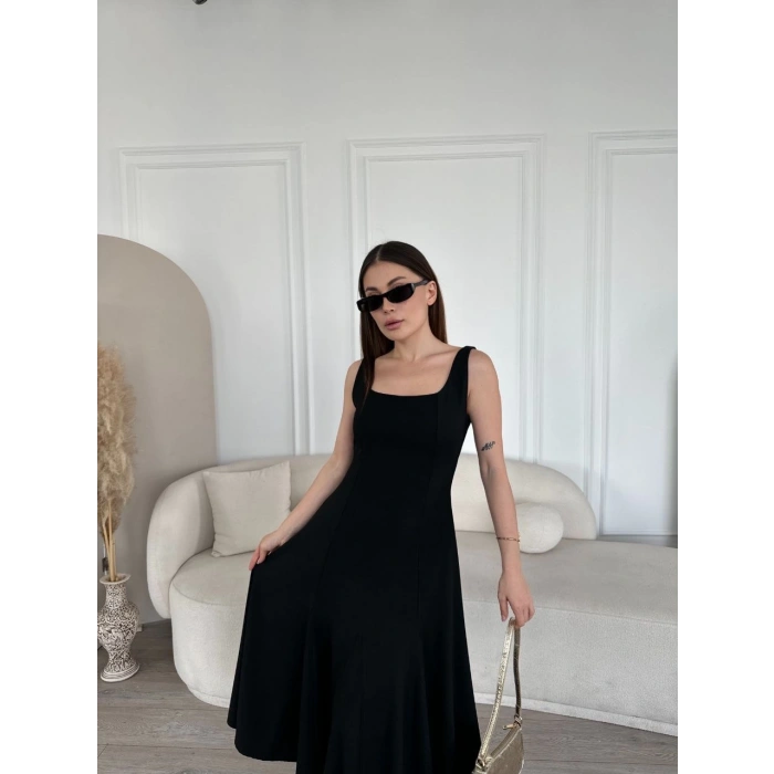 SIRT DEKOLTELİ KOLSUZ UZUN ELBİSE - SİYAH