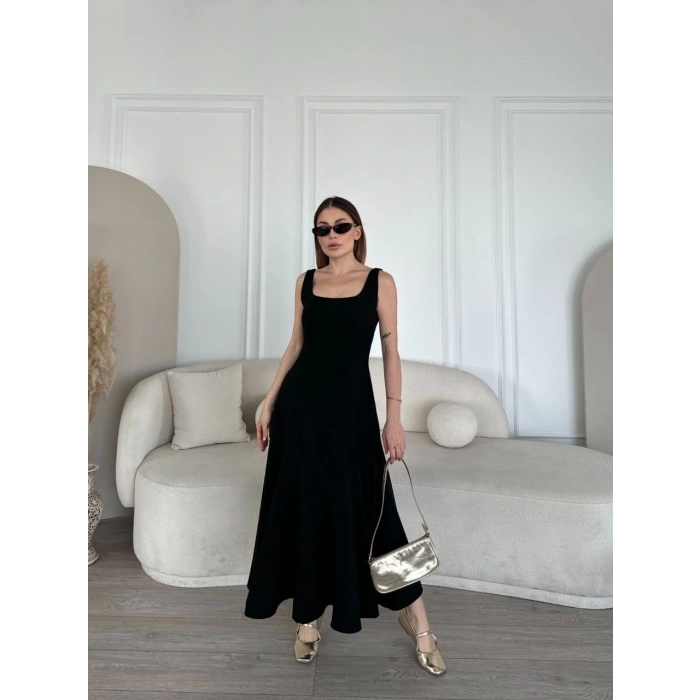 SIRT DEKOLTELİ KOLSUZ UZUN ELBİSE - SİYAH