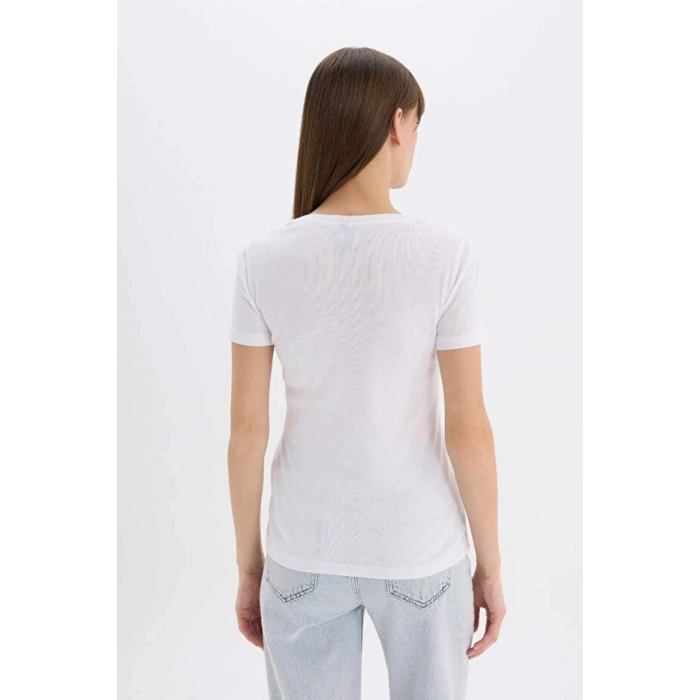 Slim Fit Dar Kesim V Yaka Ribana Basic Düz Kısa Kollu Beyaz Tişört