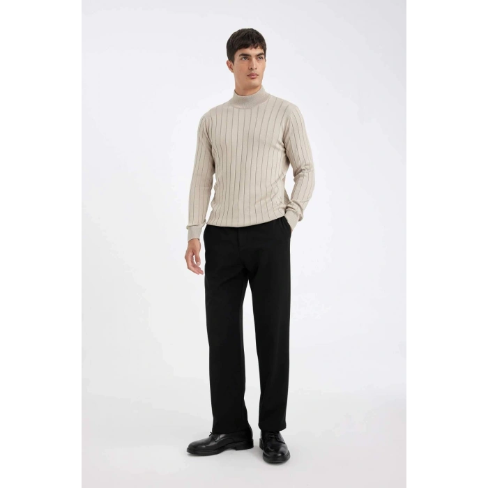 Standart Fit Normal Kesim Yarım Balıkçı Yaka Jakarlı Triko Kazak D2943AX24AU