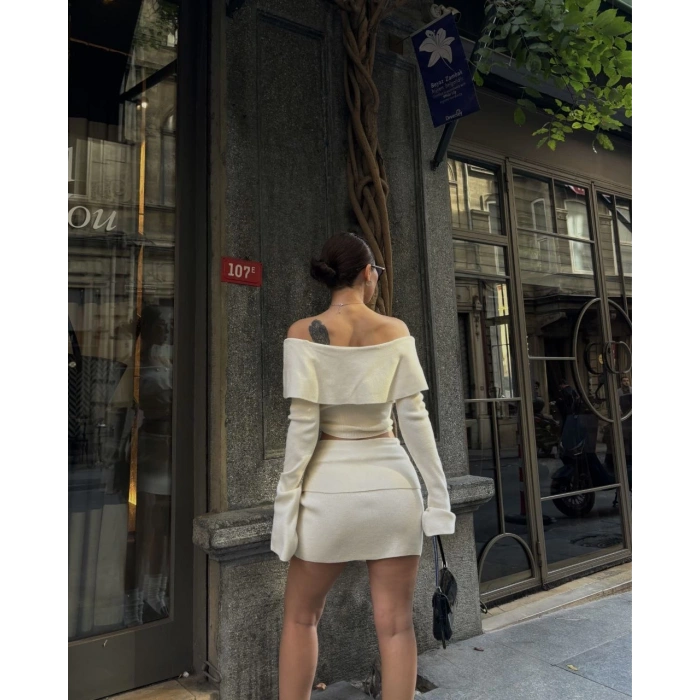 STRAPLEZ , MADONNA , CARMEN YAKA CROPLU MİNİ ETEKLİ İKİLİ TAKIM TRİKO - BEYAZ