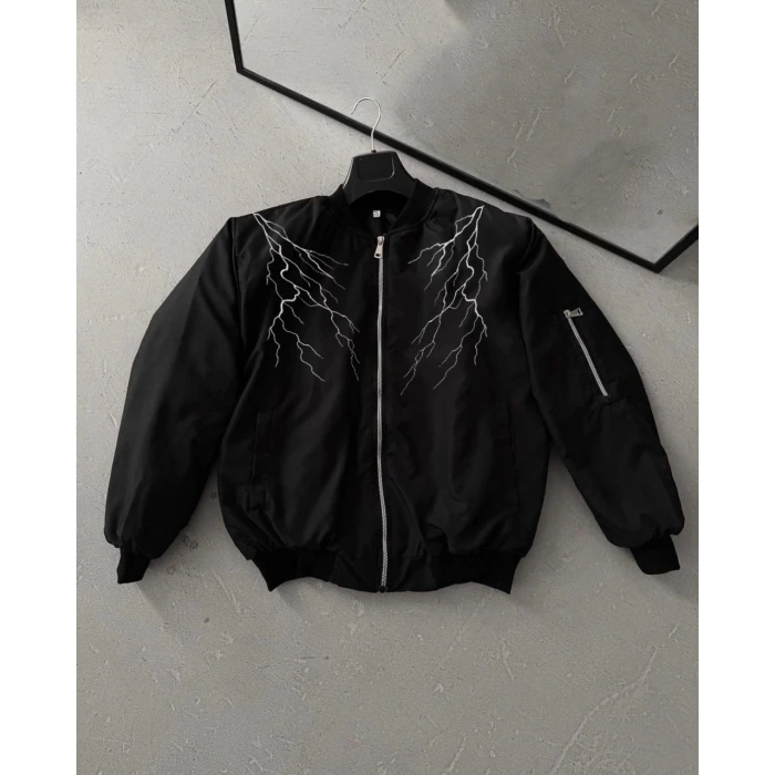 UNİSEX SİYAH BOMBER MONT – BEYAZ ŞİMŞEK DESENLİ, FERMUARLI CEPLİ, KAPİTONE ASTARLI SOKAK STİLİ GÜNLÜK CEKET - SİYAH