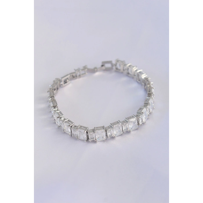 Vip Seri Pirinç Zirkon Taşlı Gümüş Renk Baget Su Yolu Model Bileklik