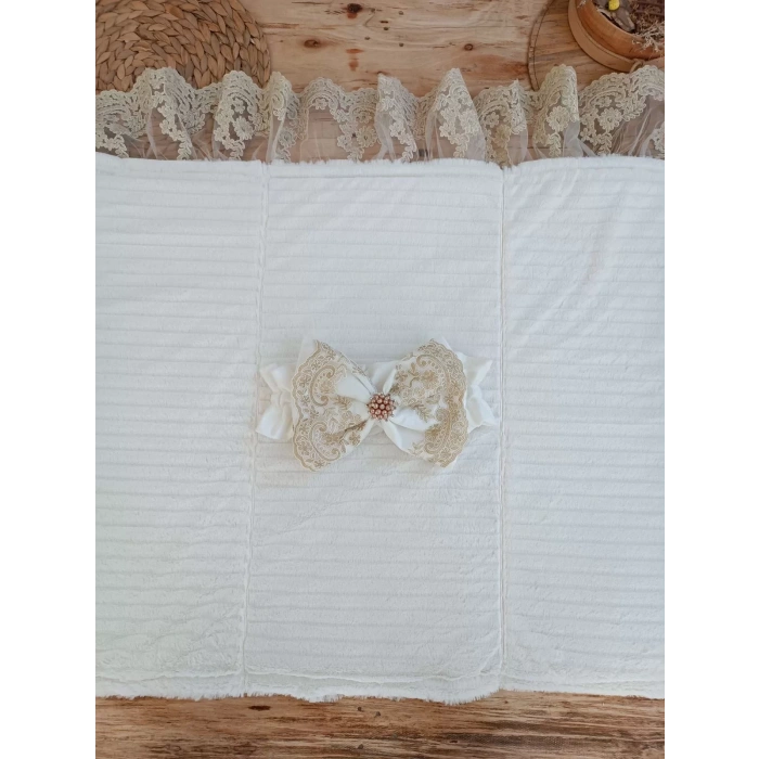 Yenidoğan Beyaz Wool Yün Kumaş Nakışlı Trilüks Kundak Bebek Battaniyesi Beyaz