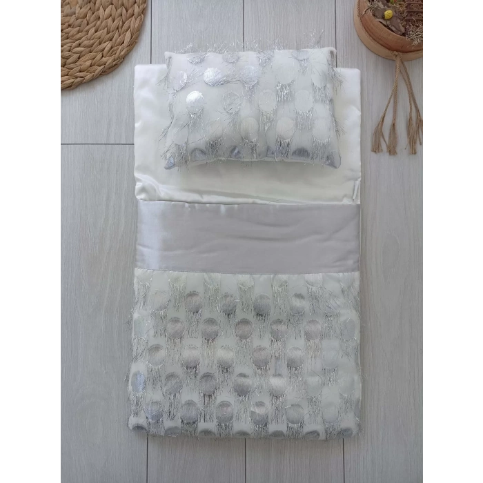 Yenidoğan İzmir İncisi Tül İşlemeli Pamuklu Fiyonklu Kundaklı Lüks 3Lü Alt Açma Seti