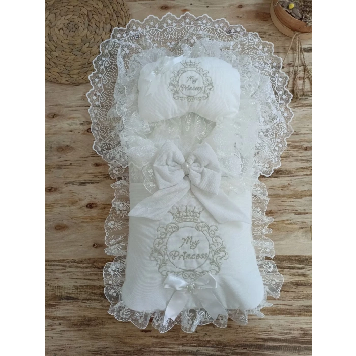 Yenidoğan Nil Nakışlı Hayal Güpürlü Trilüks Kundak Bebek Battaniyesi 3Lü Alt Açma Seti Bej