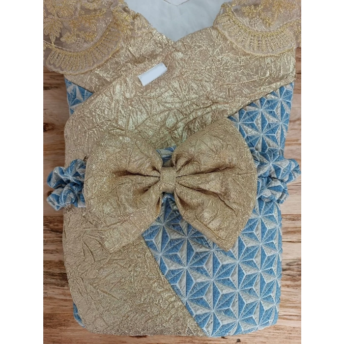 Yenidoğan Piramit Desenli Güpür İşlemeli Bebek Battaniyesi Kundak Gold