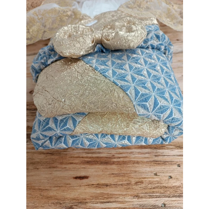 Yenidoğan Piramit Desenli Güpür İşlemeli Bebek Battaniyesi Kundak Gold